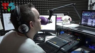 Zabavni radio dj