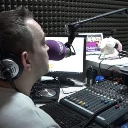 Zabavni radio dj